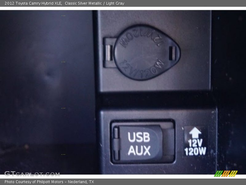 Classic Silver Metallic / Light Gray 2012 Toyota Camry Hybrid XLE