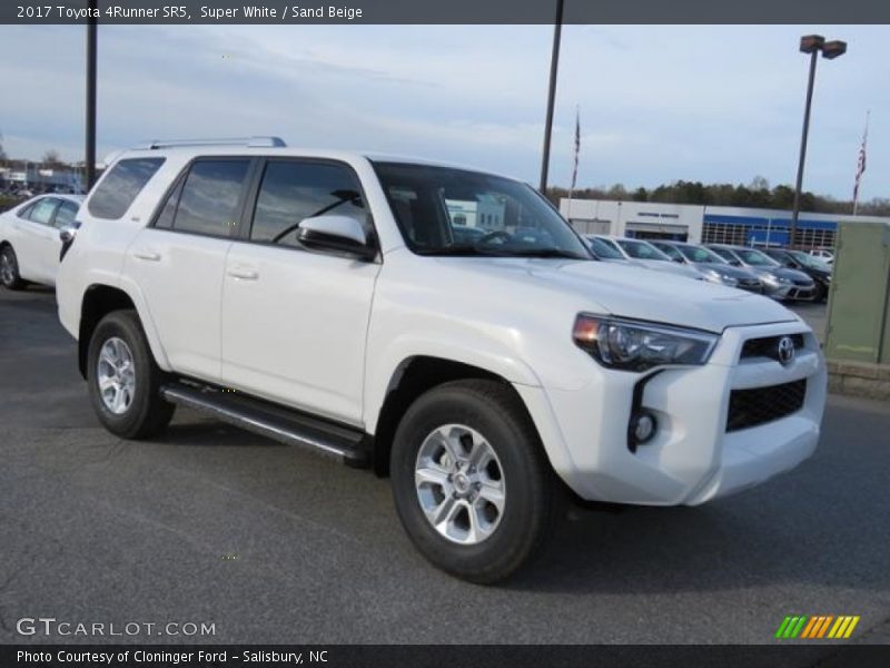 Front 3/4 View of 2017 4Runner SR5