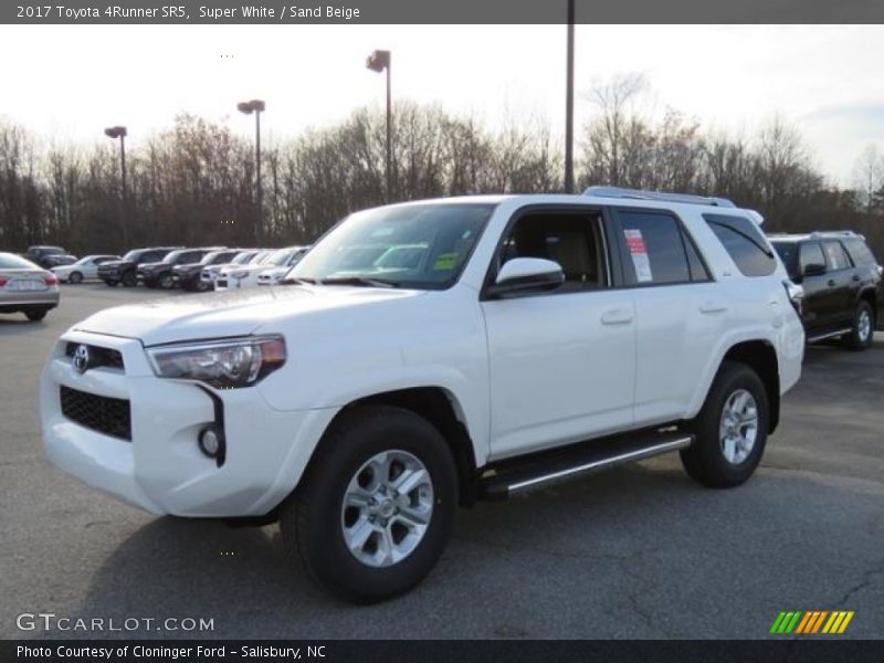 Super White / Sand Beige 2017 Toyota 4Runner SR5