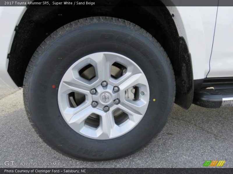 Super White / Sand Beige 2017 Toyota 4Runner SR5