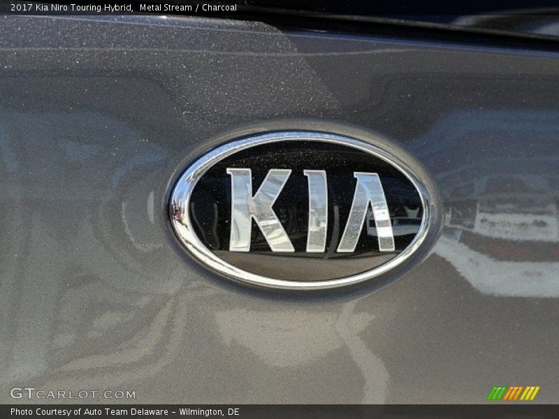 Metal Stream / Charcoal 2017 Kia Niro Touring Hybrid