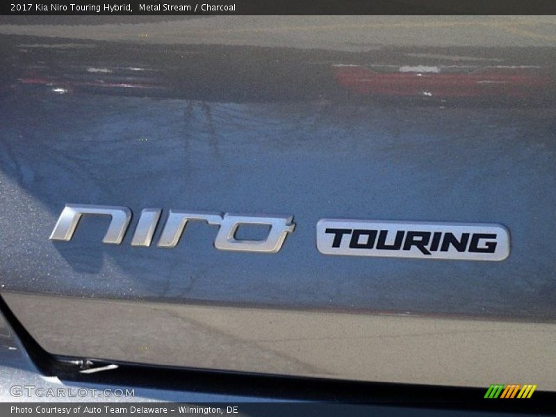 Metal Stream / Charcoal 2017 Kia Niro Touring Hybrid