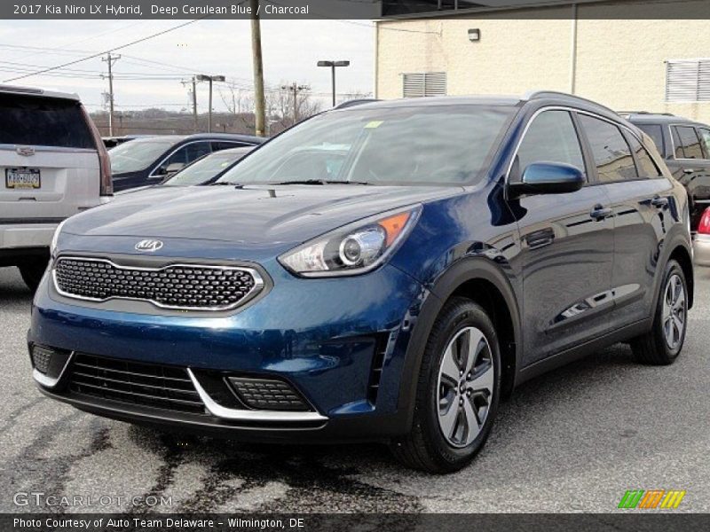 Front 3/4 View of 2017 Niro LX Hybrid