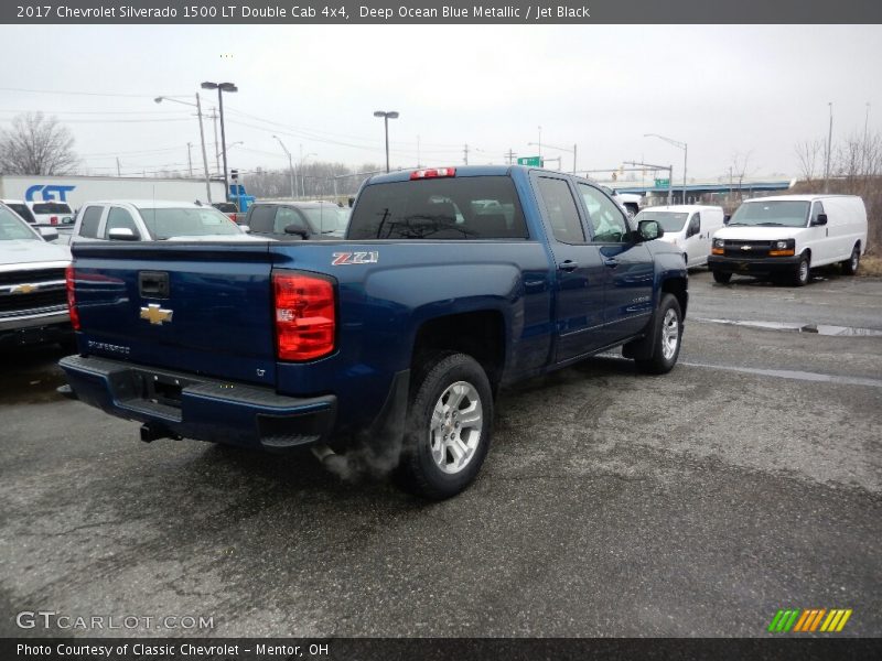 Deep Ocean Blue Metallic / Jet Black 2017 Chevrolet Silverado 1500 LT Double Cab 4x4