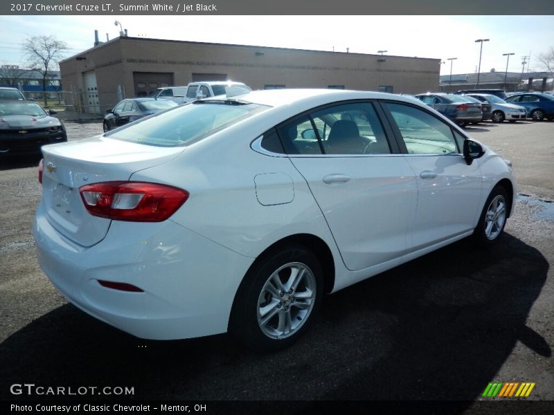 Summit White / Jet Black 2017 Chevrolet Cruze LT