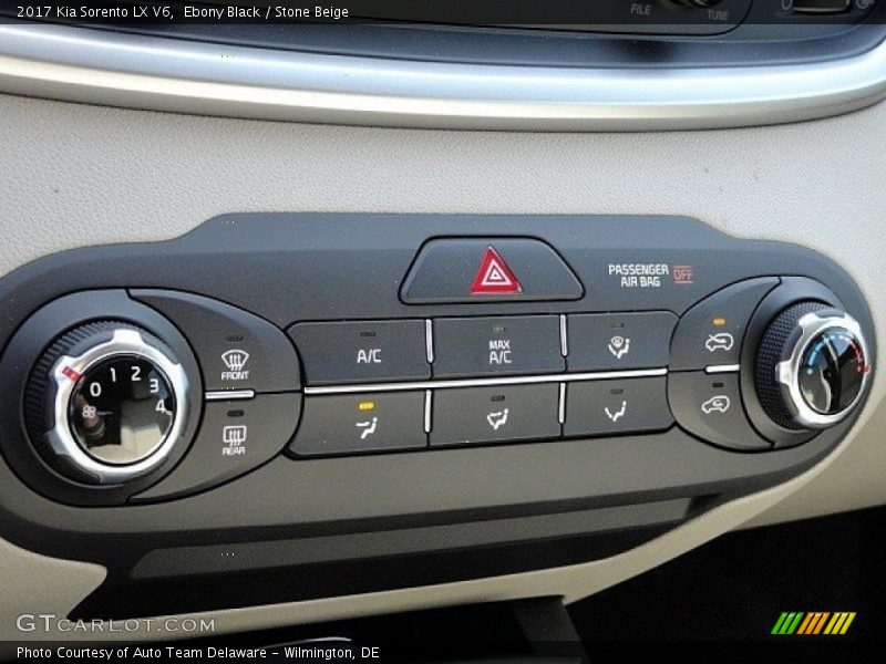 Ebony Black / Stone Beige 2017 Kia Sorento LX V6
