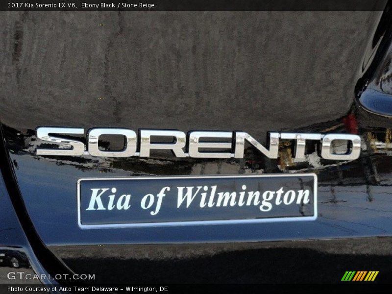 Ebony Black / Stone Beige 2017 Kia Sorento LX V6