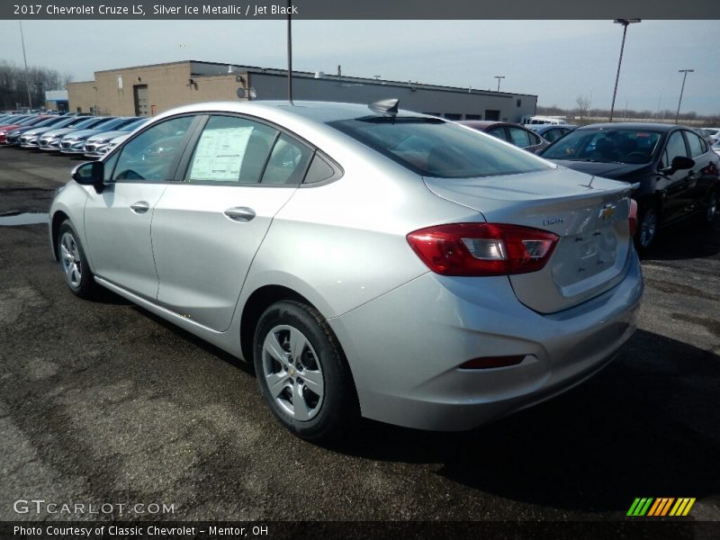 Silver Ice Metallic / Jet Black 2017 Chevrolet Cruze LS