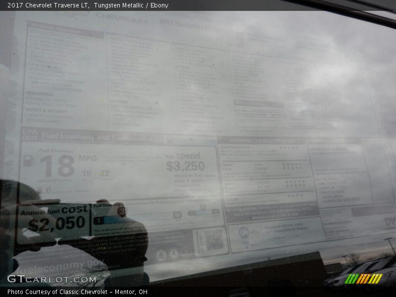 Tungsten Metallic / Ebony 2017 Chevrolet Traverse LT