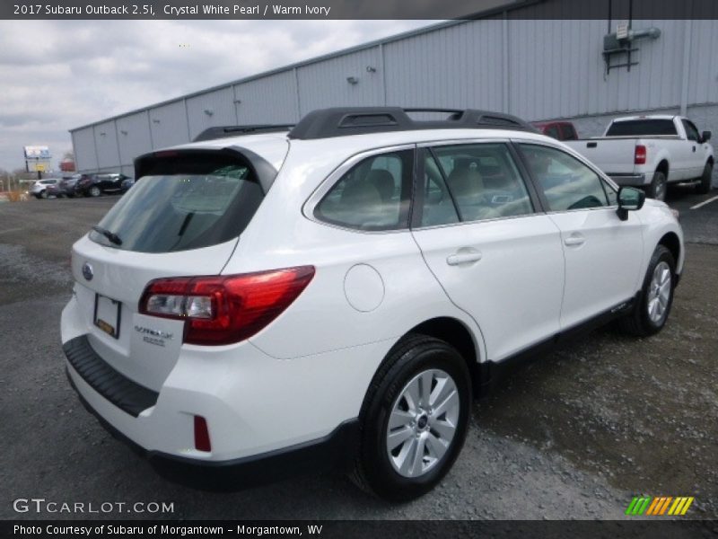 Crystal White Pearl / Warm Ivory 2017 Subaru Outback 2.5i