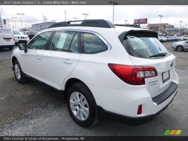 Crystal White Pearl / Warm Ivory 2017 Subaru Outback 2.5i
