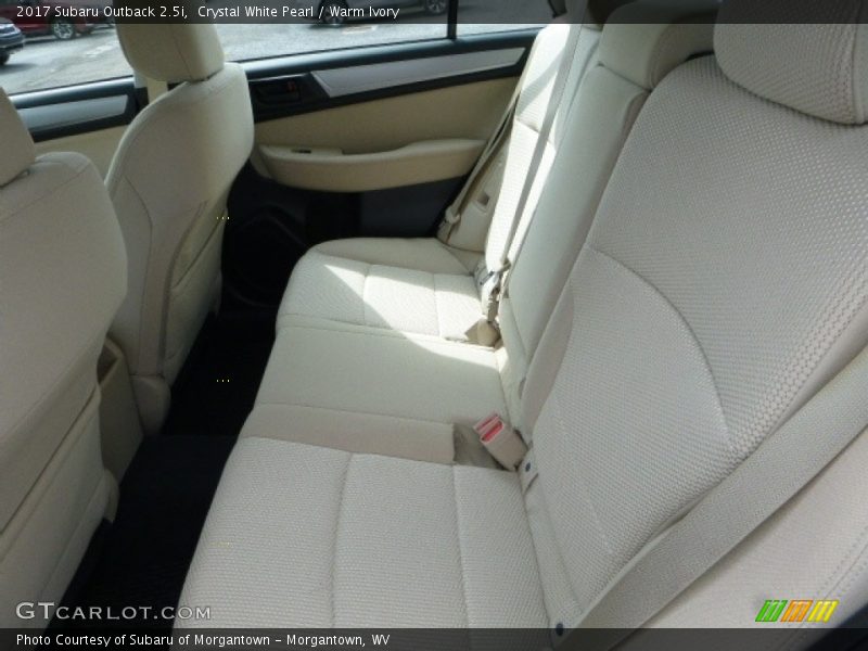 Crystal White Pearl / Warm Ivory 2017 Subaru Outback 2.5i