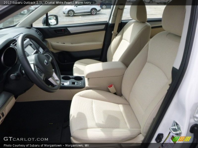 Crystal White Pearl / Warm Ivory 2017 Subaru Outback 2.5i