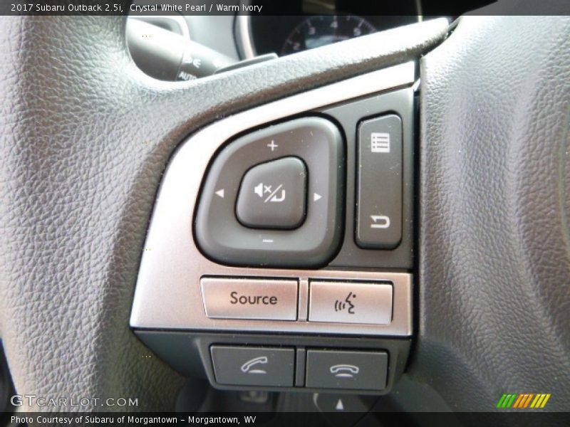 Crystal White Pearl / Warm Ivory 2017 Subaru Outback 2.5i