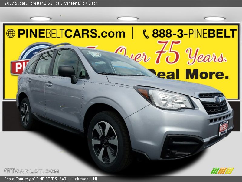 Ice Silver Metallic / Black 2017 Subaru Forester 2.5i