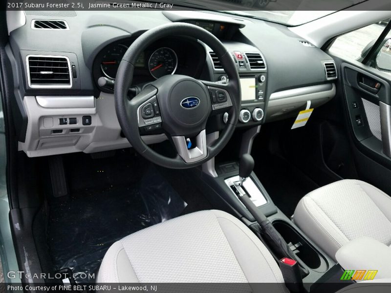 Jasmine Green Metallic / Gray 2017 Subaru Forester 2.5i