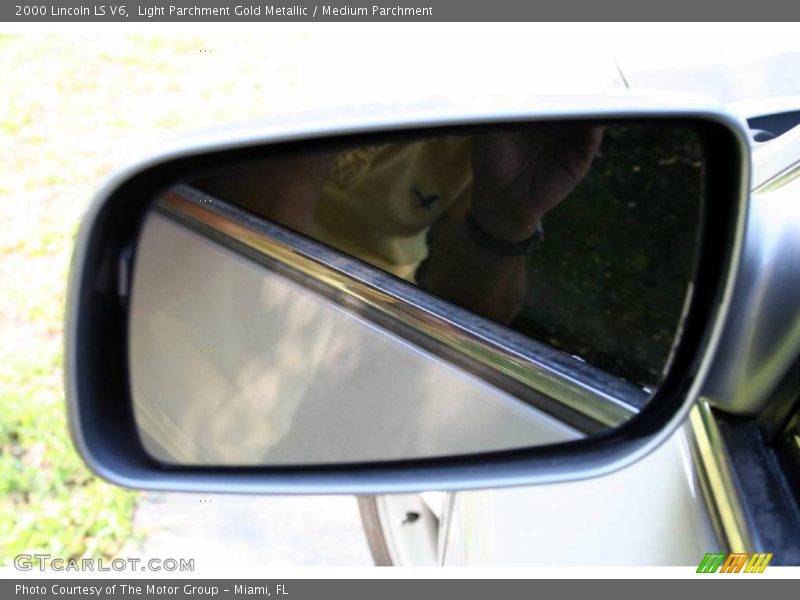 Light Parchment Gold Metallic / Medium Parchment 2000 Lincoln LS V6