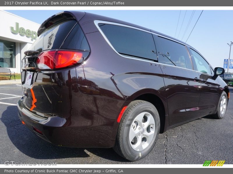 Dark Cordovan Pearl / Cognac/Alloy/Toffee 2017 Chrysler Pacifica LX