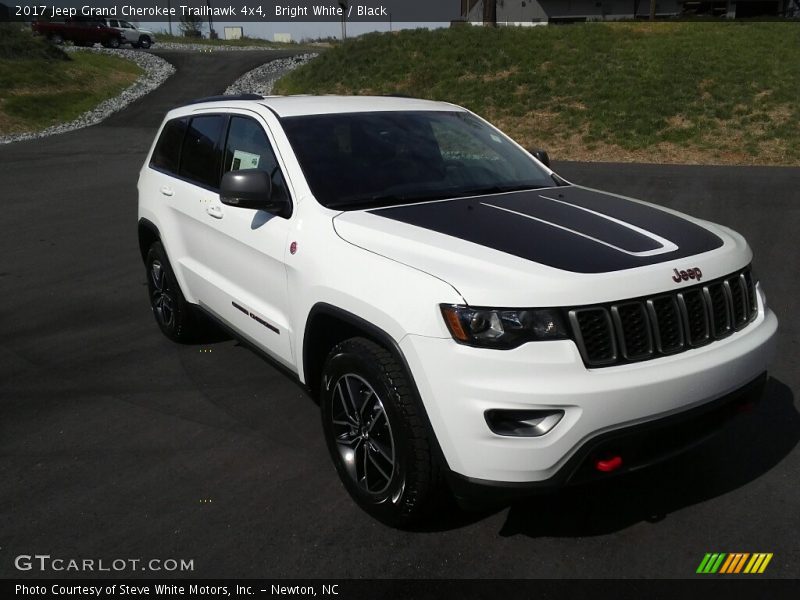 Bright White / Black 2017 Jeep Grand Cherokee Trailhawk 4x4