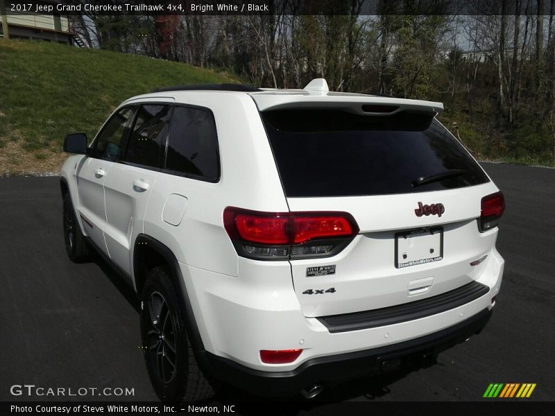 Bright White / Black 2017 Jeep Grand Cherokee Trailhawk 4x4