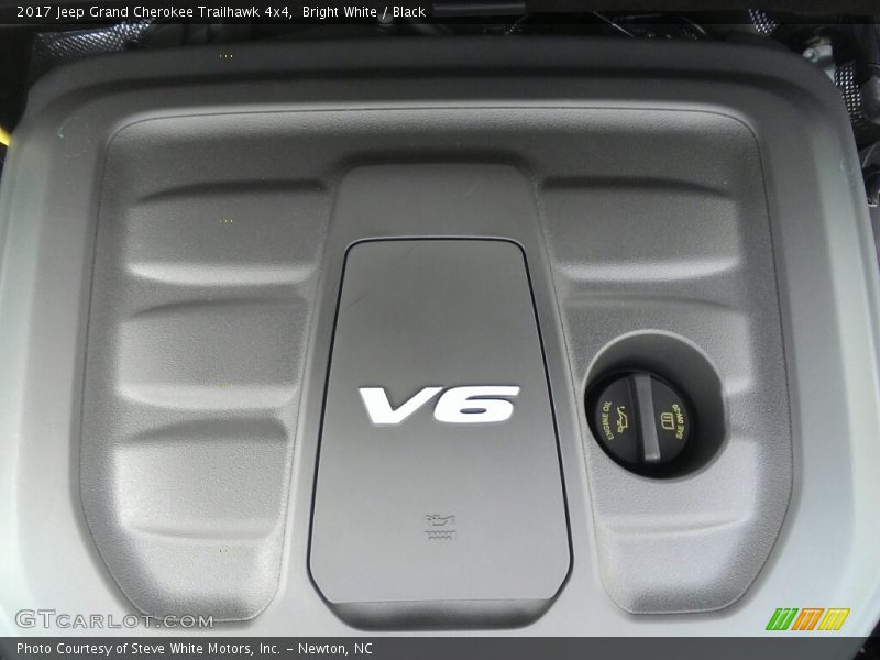 Bright White / Black 2017 Jeep Grand Cherokee Trailhawk 4x4