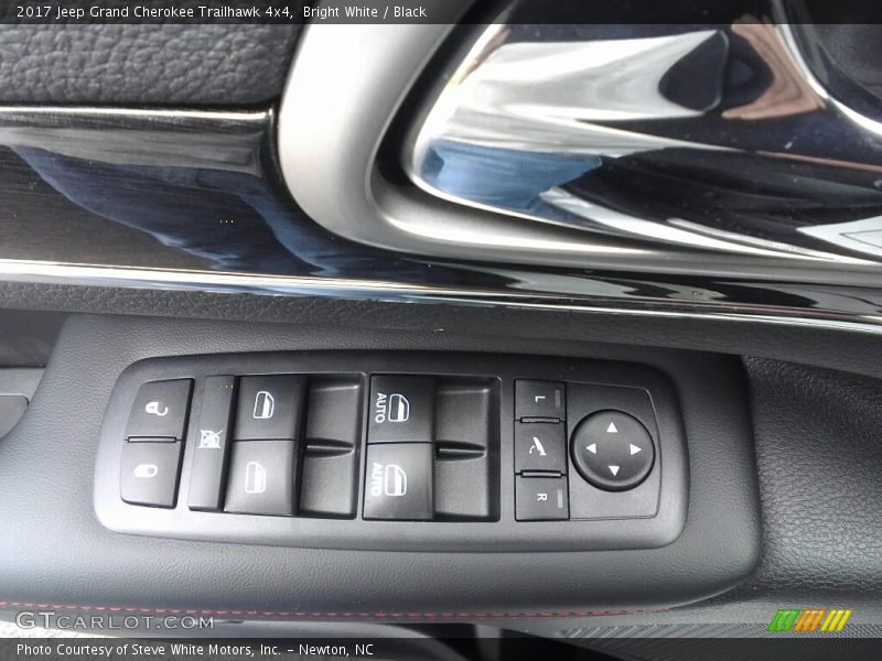 Bright White / Black 2017 Jeep Grand Cherokee Trailhawk 4x4