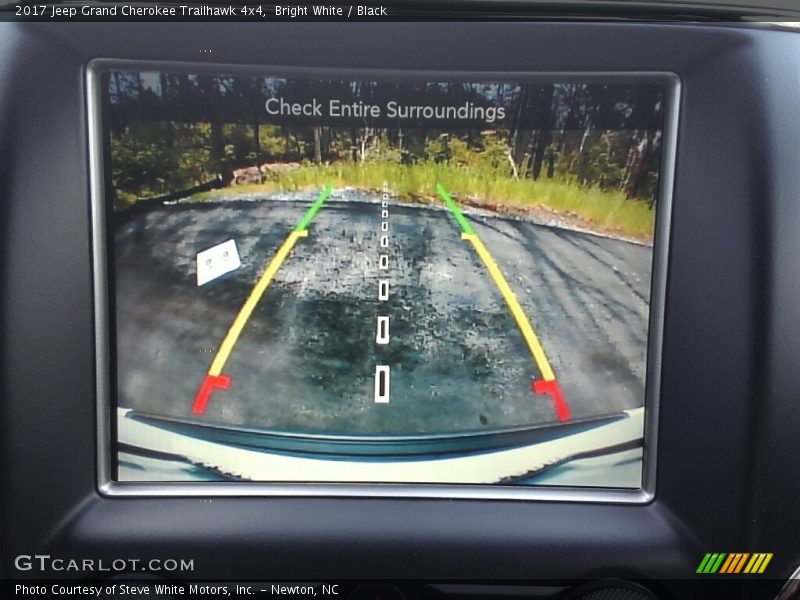 Bright White / Black 2017 Jeep Grand Cherokee Trailhawk 4x4