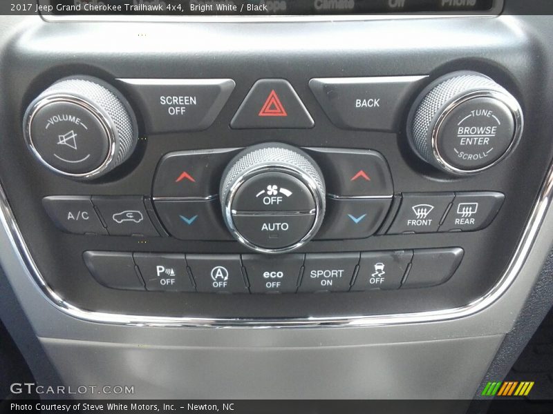 Bright White / Black 2017 Jeep Grand Cherokee Trailhawk 4x4