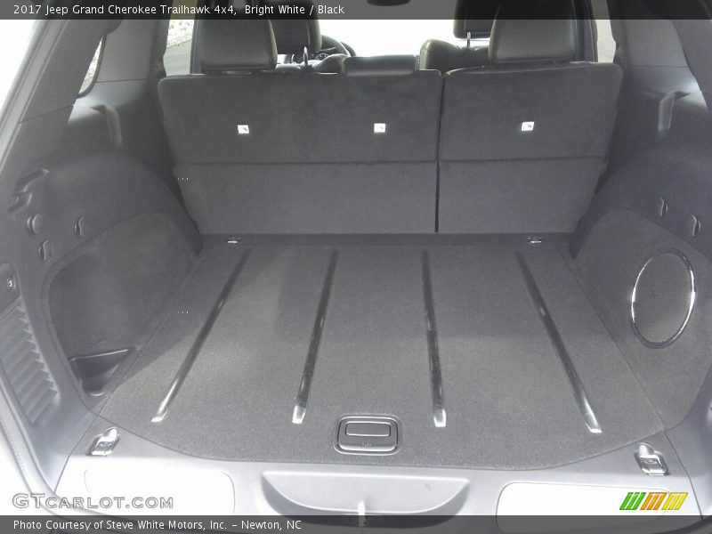 Bright White / Black 2017 Jeep Grand Cherokee Trailhawk 4x4