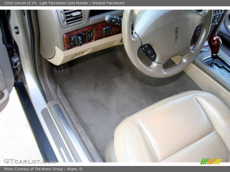 Light Parchment Gold Metallic / Medium Parchment 2000 Lincoln LS V6