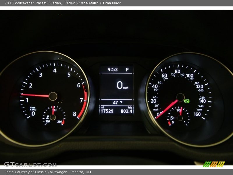 Reflex Silver Metallic / Titan Black 2016 Volkswagen Passat S Sedan