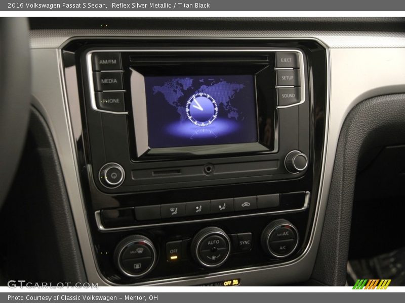 Reflex Silver Metallic / Titan Black 2016 Volkswagen Passat S Sedan