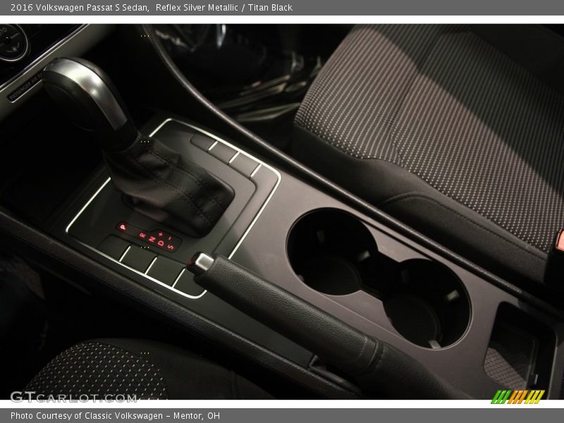 Reflex Silver Metallic / Titan Black 2016 Volkswagen Passat S Sedan