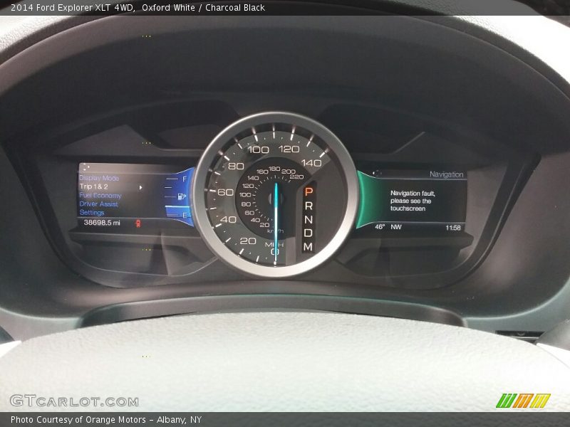 Oxford White / Charcoal Black 2014 Ford Explorer XLT 4WD