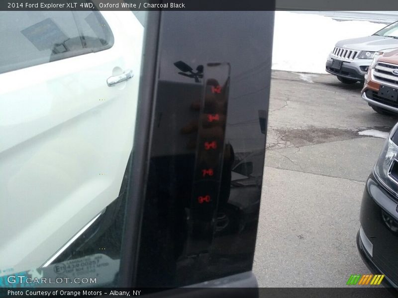 Oxford White / Charcoal Black 2014 Ford Explorer XLT 4WD