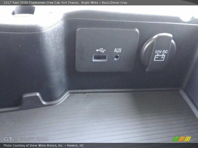 Bright White / Black/Diesel Gray 2017 Ram 3500 Tradesman Crew Cab 4x4 Chassis