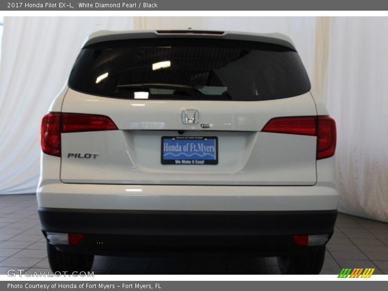 White Diamond Pearl / Black 2017 Honda Pilot EX-L