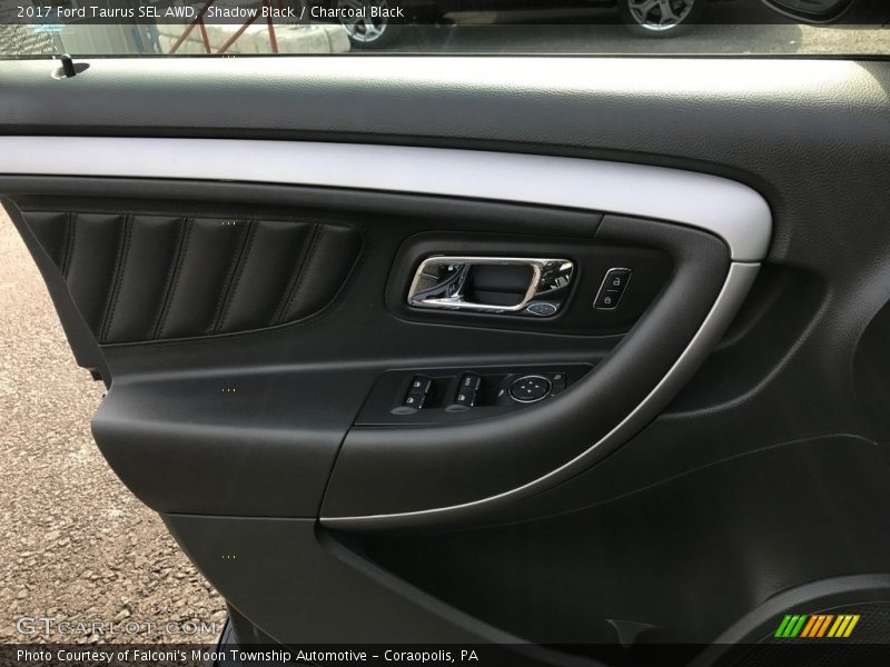 Door Panel of 2017 Taurus SEL AWD