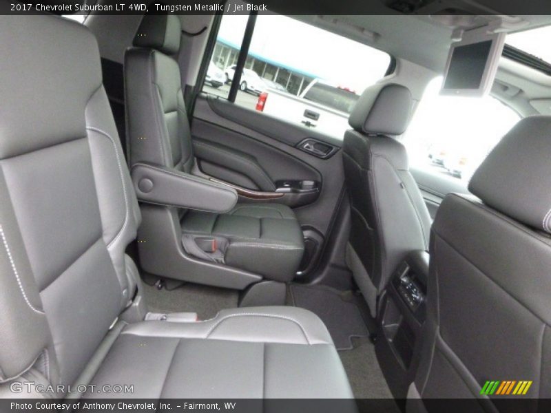 Tungsten Metallic / Jet Black 2017 Chevrolet Suburban LT 4WD