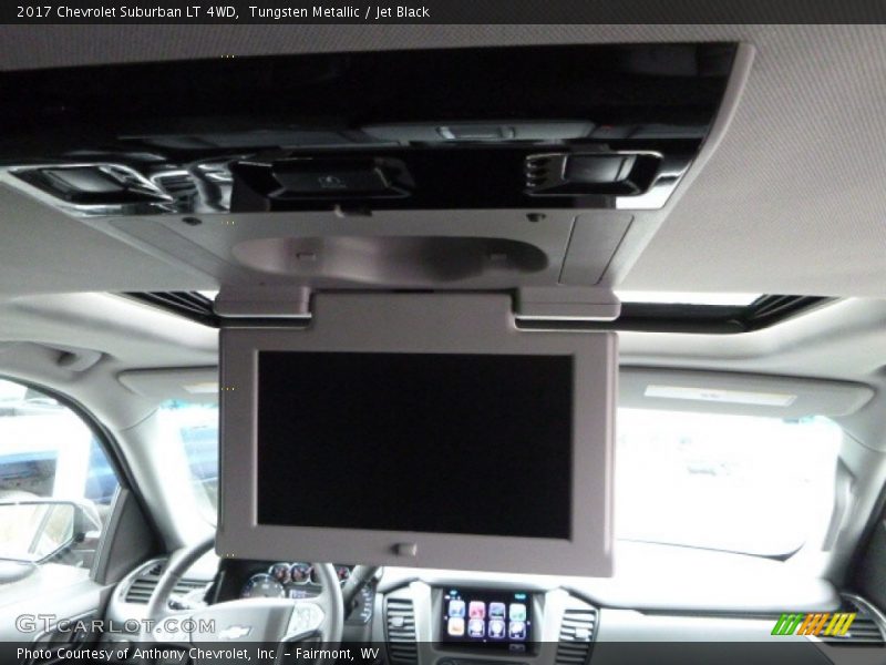 Tungsten Metallic / Jet Black 2017 Chevrolet Suburban LT 4WD