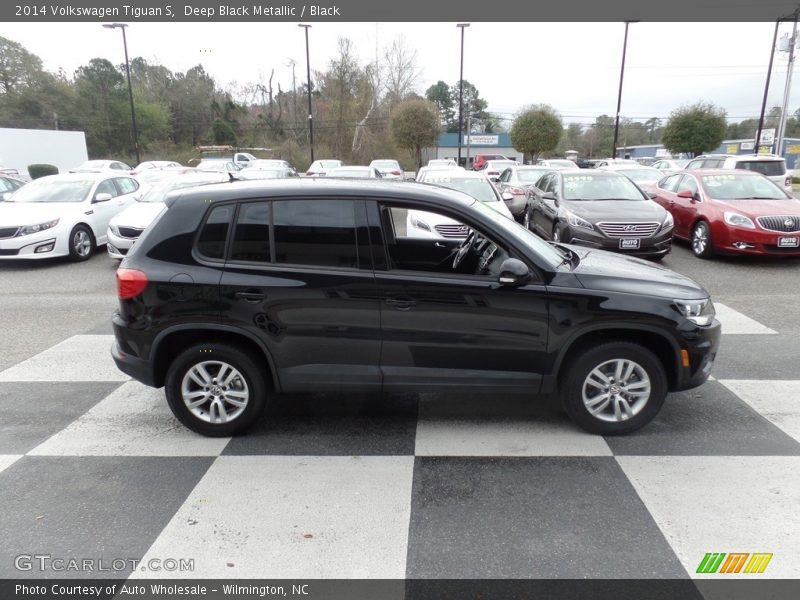 Deep Black Metallic / Black 2014 Volkswagen Tiguan S