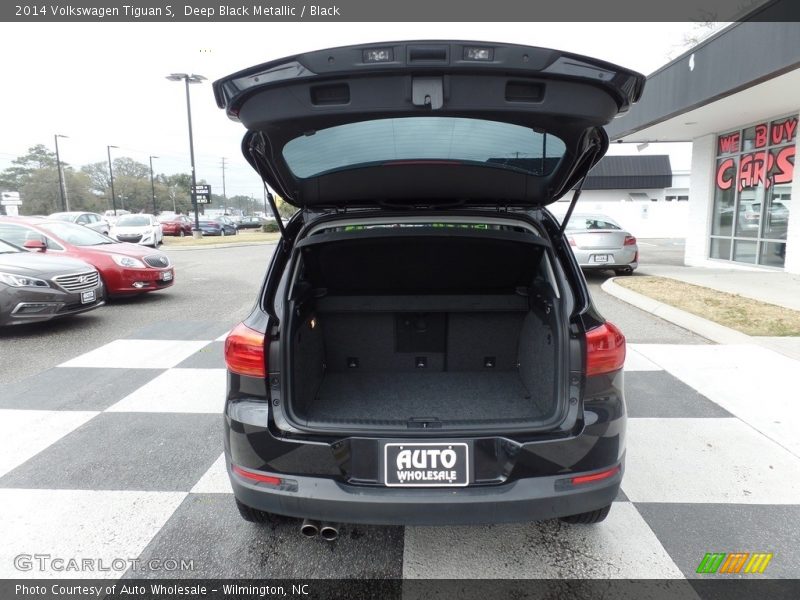 Deep Black Metallic / Black 2014 Volkswagen Tiguan S