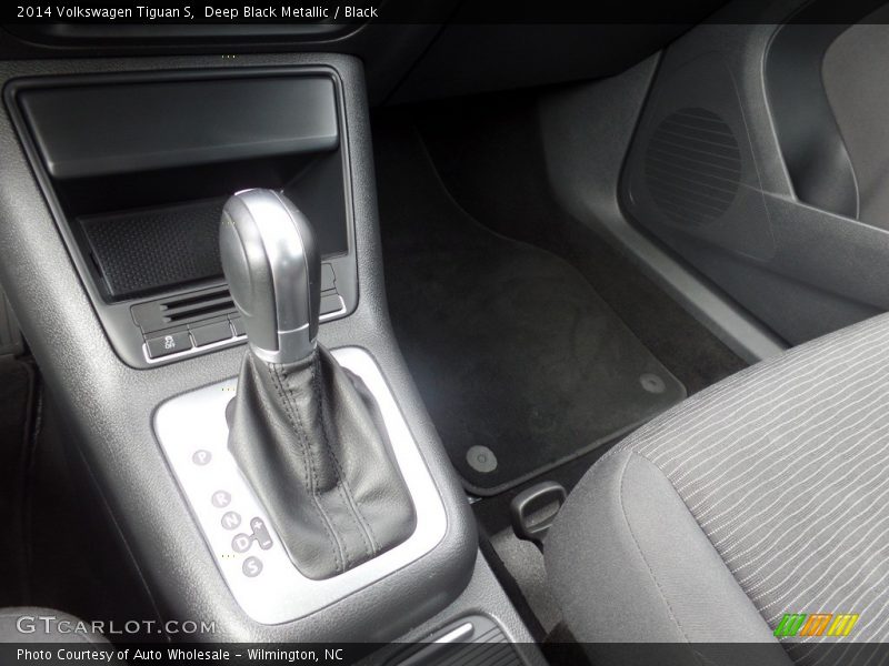 Deep Black Metallic / Black 2014 Volkswagen Tiguan S
