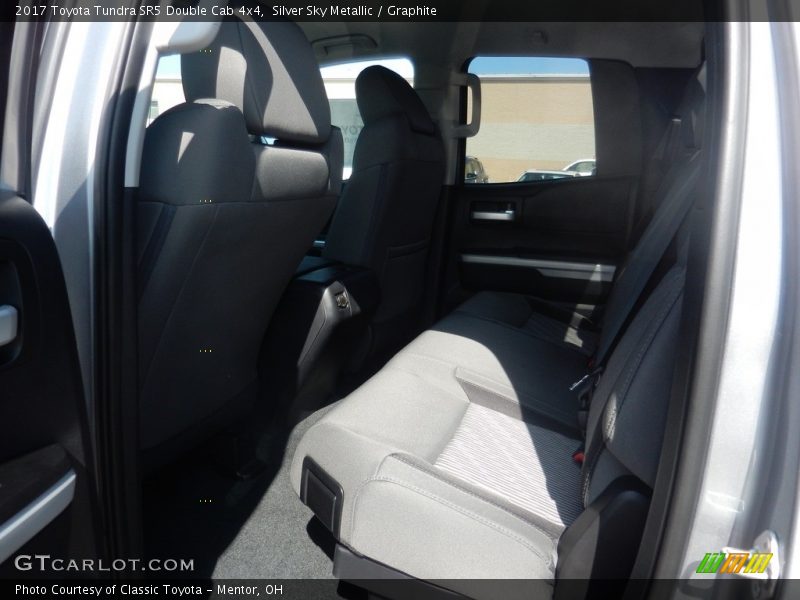 Silver Sky Metallic / Graphite 2017 Toyota Tundra SR5 Double Cab 4x4