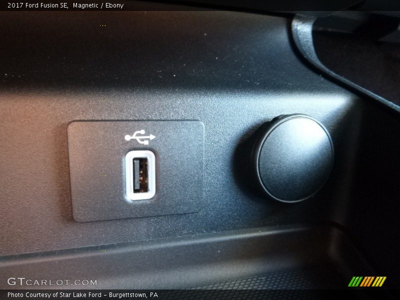 Magnetic / Ebony 2017 Ford Fusion SE