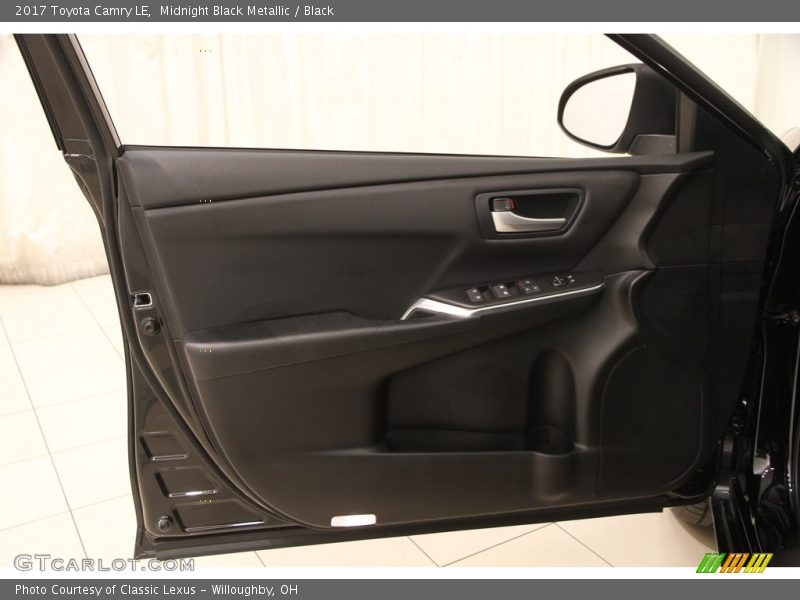 Midnight Black Metallic / Black 2017 Toyota Camry LE