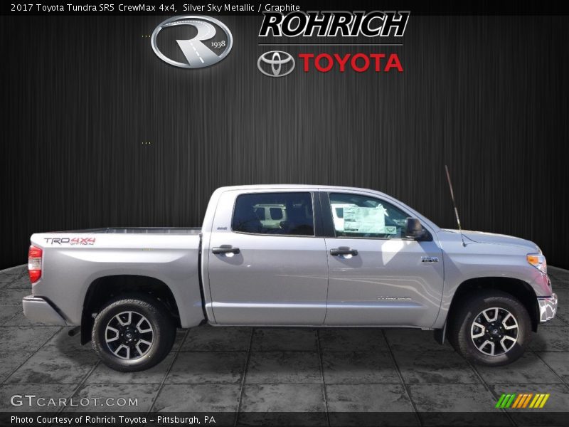 Silver Sky Metallic / Graphite 2017 Toyota Tundra SR5 CrewMax 4x4