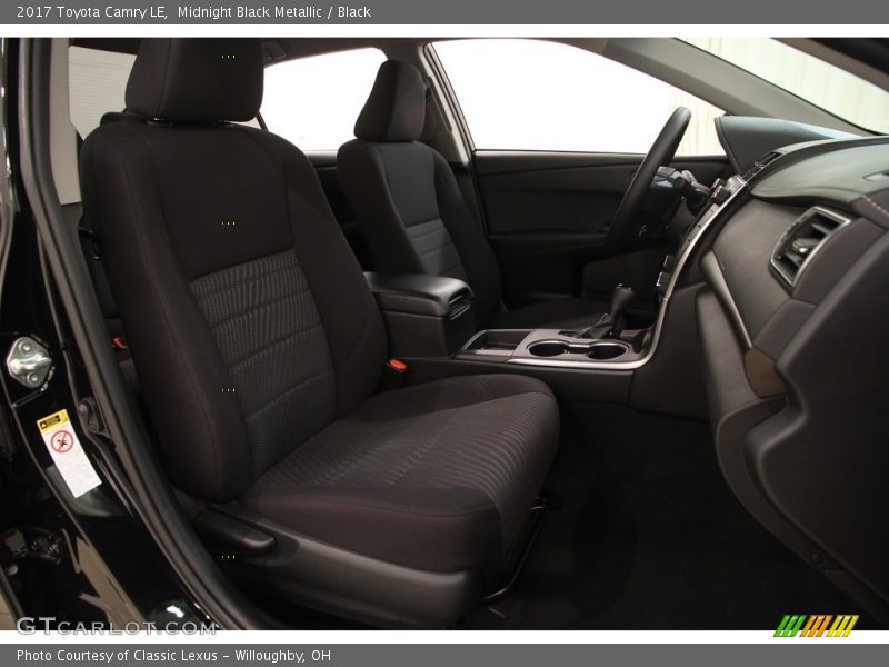 Midnight Black Metallic / Black 2017 Toyota Camry LE