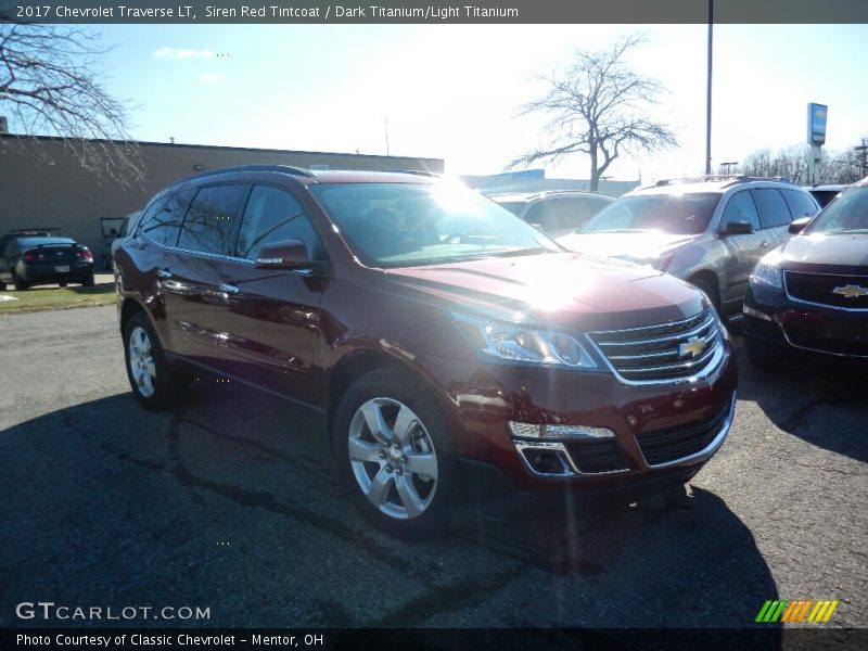 Siren Red Tintcoat / Dark Titanium/Light Titanium 2017 Chevrolet Traverse LT