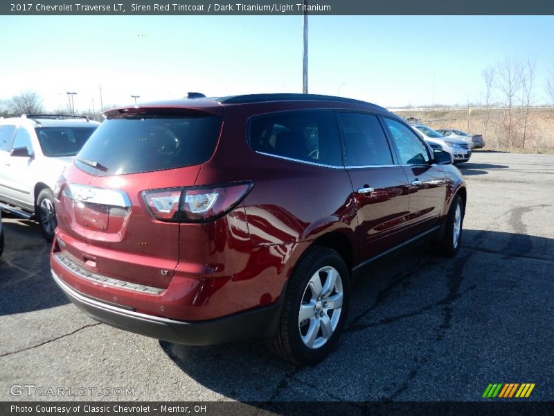 Siren Red Tintcoat / Dark Titanium/Light Titanium 2017 Chevrolet Traverse LT